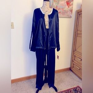 NWT Satin jacket and pant tracksuit